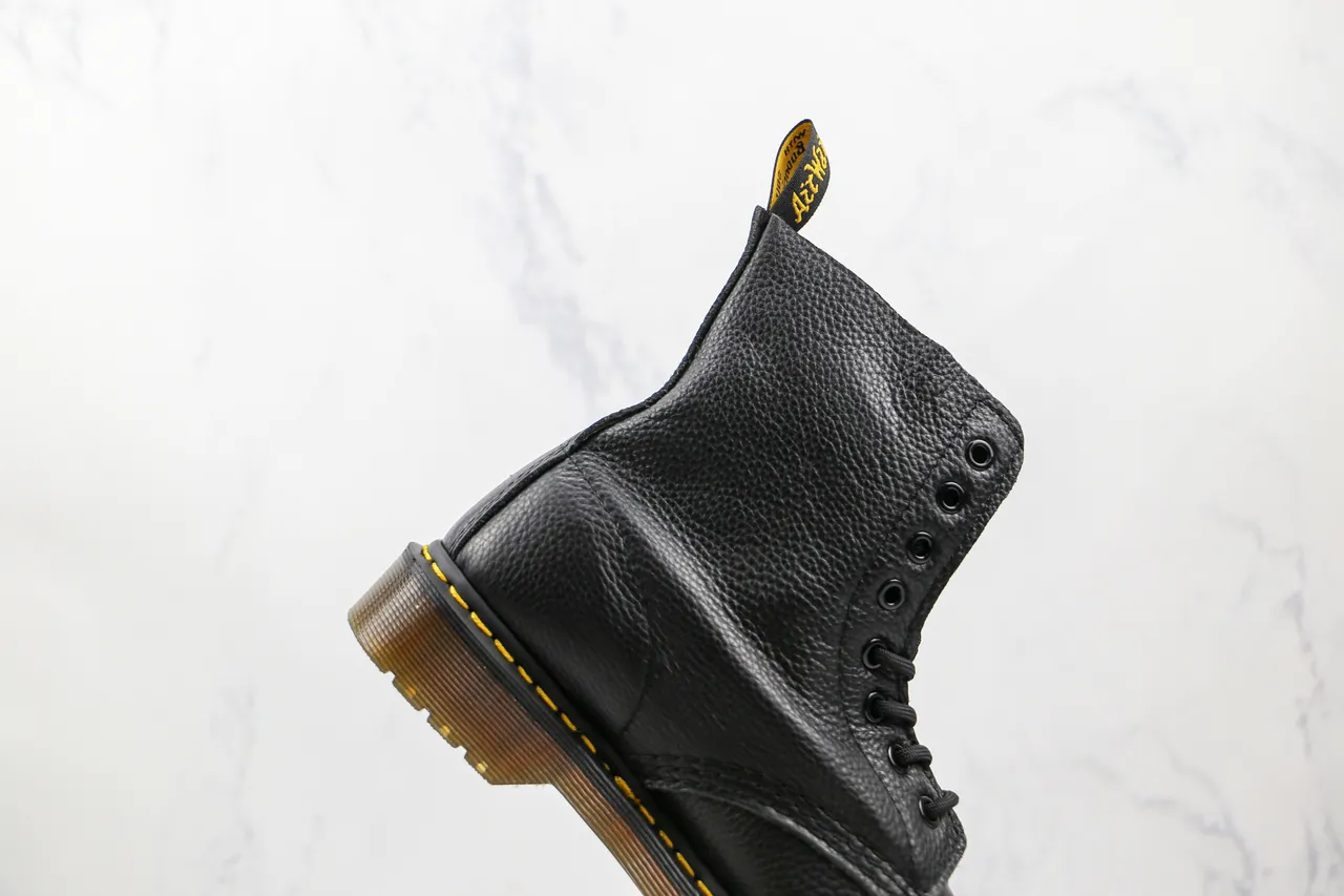 Dr. Martens 1460 काला पेब्ल्ड लेदर 8-आई मर्टिन बूट 6