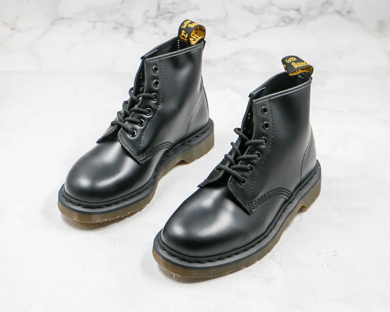 Dr. Martens 1460 Bottine en Cuir Noir Lisse Martin 7