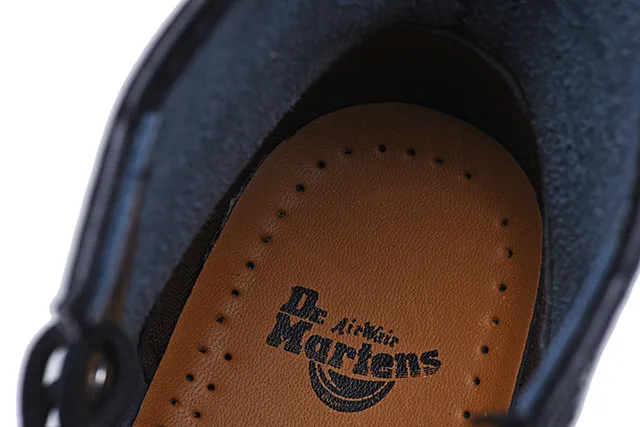 Dr. Martens 1460 কালো মসৃণ চামড়া হলুদ সেলাই মার্টিন বুটস 9