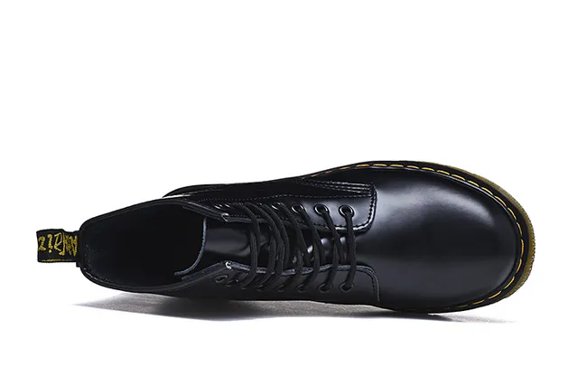Dr. Martens 1460 কালো মসৃণ চামড়া হলুদ সেলাই মার্টিন বুটস 10