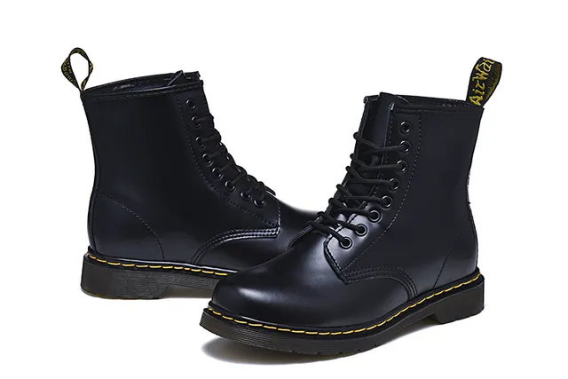Dr. Martens 1460 কালো মসৃণ চামড়া হলুদ সেলাই মার্টিন বুটস 12