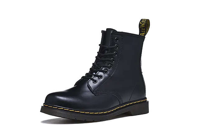 Dr. Martens 1460 কালো মসৃণ চামড়া হলুদ সেলাই মার্টিন বুটস 14