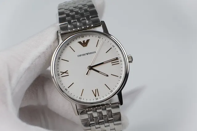 Emporio Armani 经典银色调不锈钢白色表盘石英手表 4