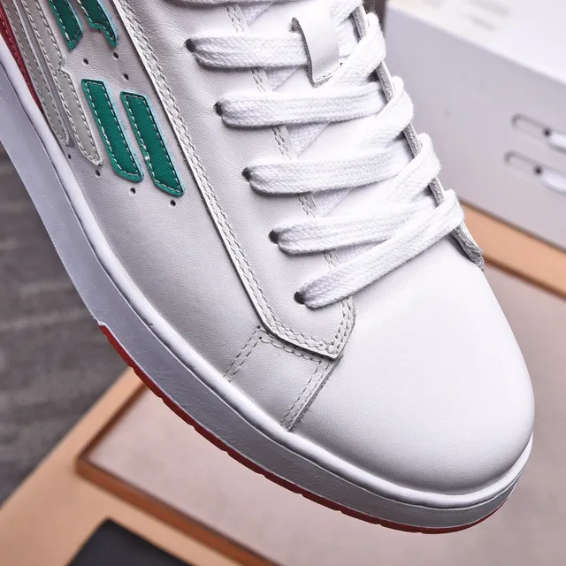Emporio Armani EA7 tênis low top de couro brancos verdes vermelhos 4