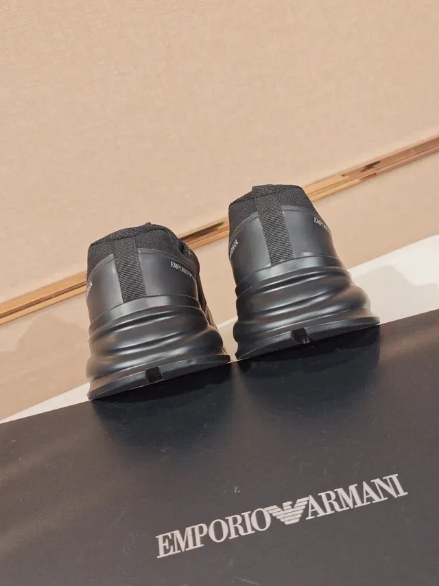 Emporio Armani Monocromático Preto Sola Esculpida Tênis Estilo de Vida 4