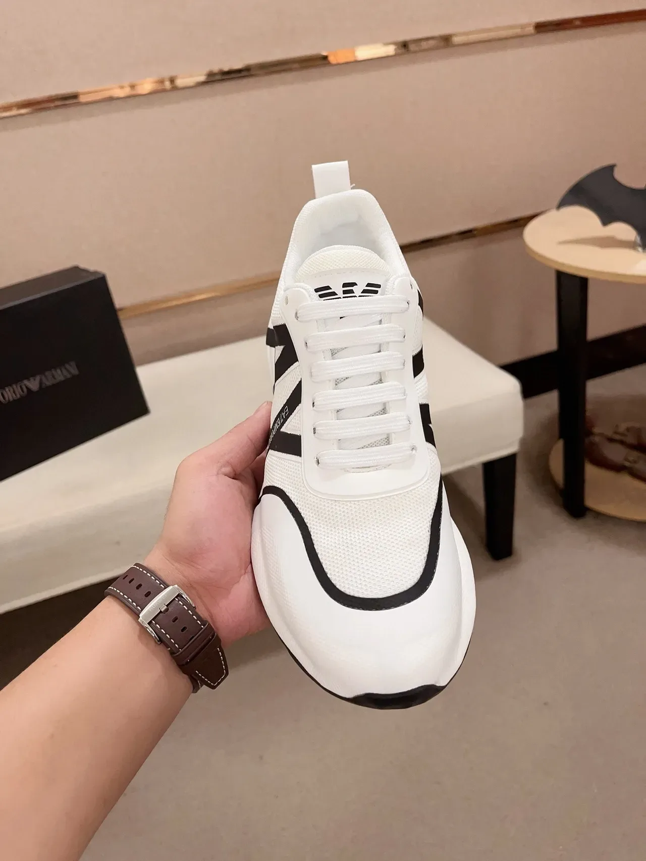 Emporio Armani Blanco Negro Malla Superior Listras Monograma Bold Zapatillas Lifestyle 2