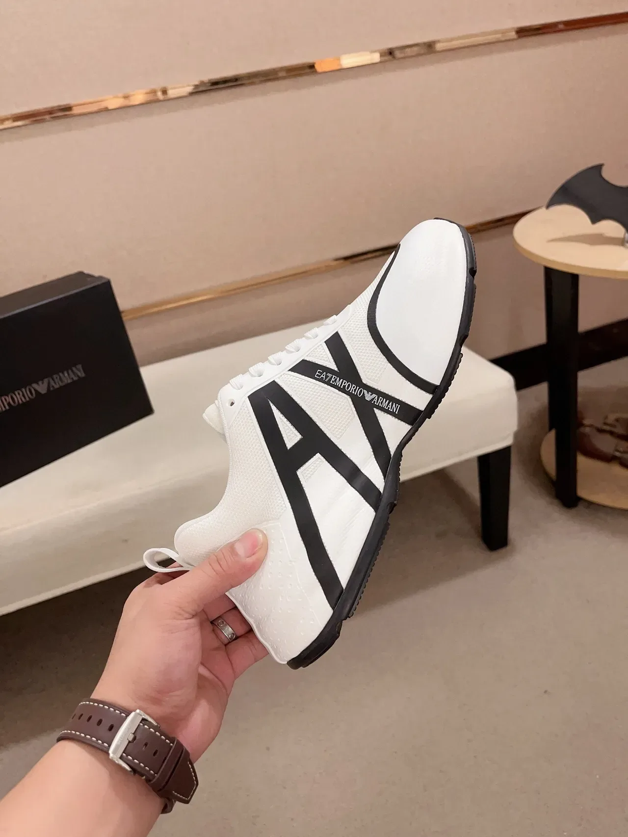 Emporio Armani Blanco Negro Malla Superior Listras Monograma Bold Zapatillas Lifestyle 5