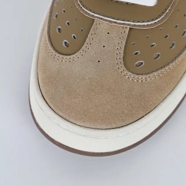 Fendi Marrom Bege Perfurado Camurça Ponta do Pé Camadas Parte Superior Estilo de Vida Tênis Lifestyle 5