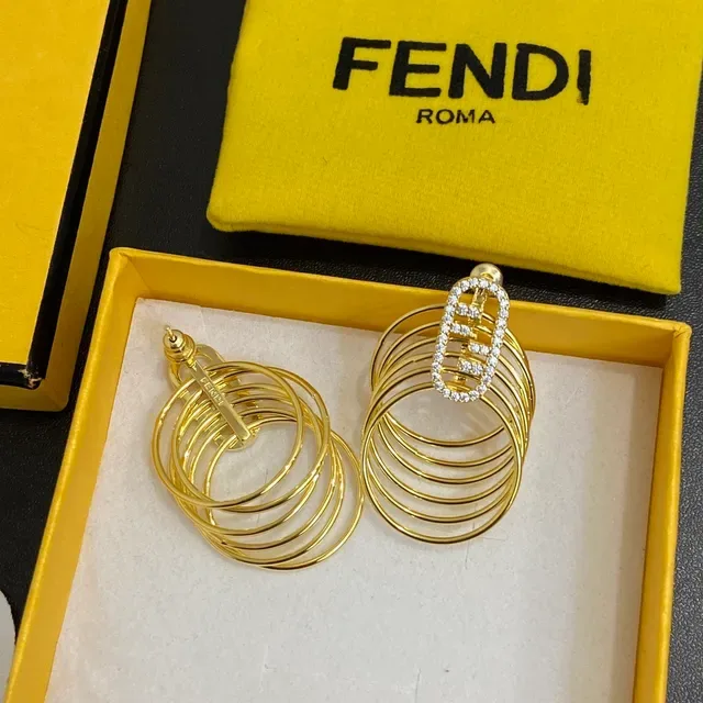 Fendi FF Logo ক্রিস্টাল মাল্টি-হুপ ইয়াররিংস 4