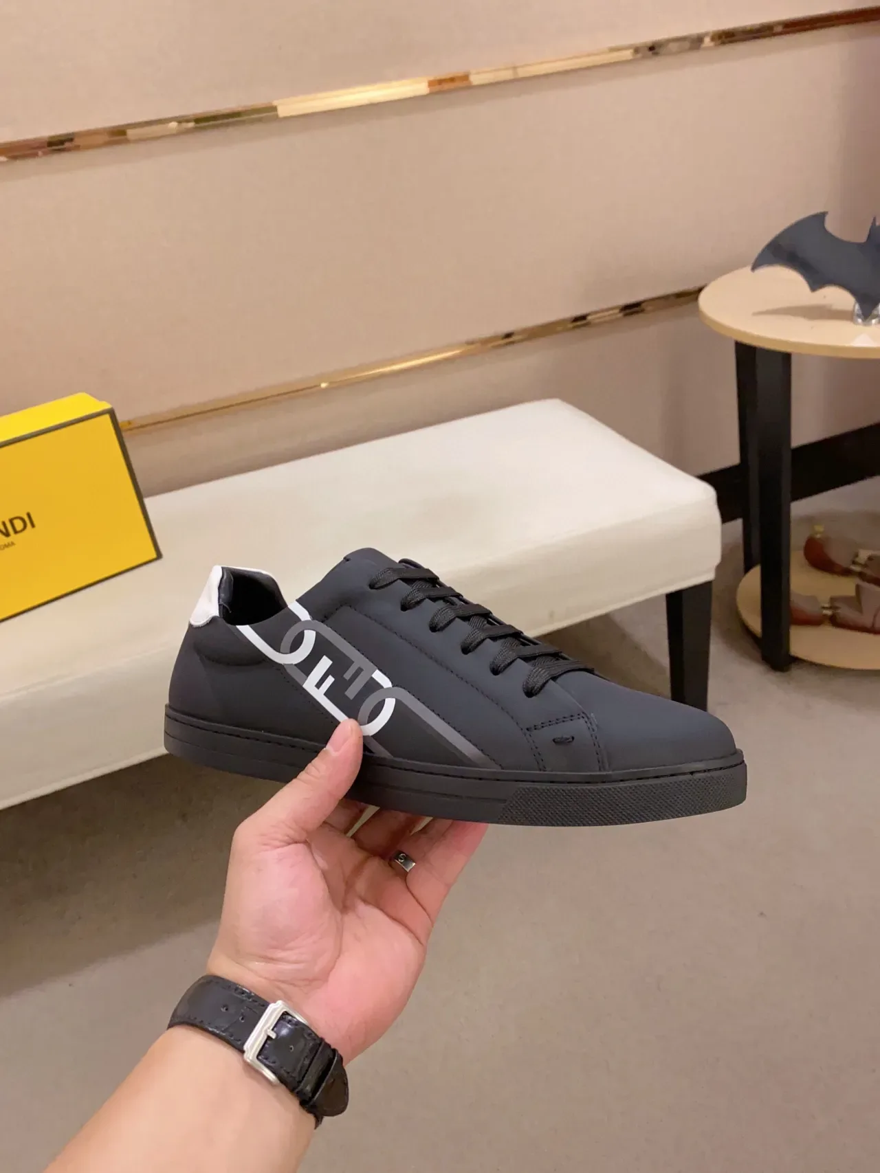 Fendi FF Logo কালো সাদা লো টপ সাইড প্যানেল লাইফস্টাইল স্নিকার 6