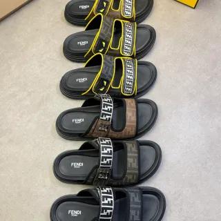 Fendi FF স্লাইড মোনোগ্রাম ক্যানভাস প্ল্যাটফর্ম স্লিপার্স