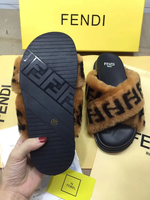 Fendi 棕黑 毛皮拖鞋 FF Monogram 拖鞋 2