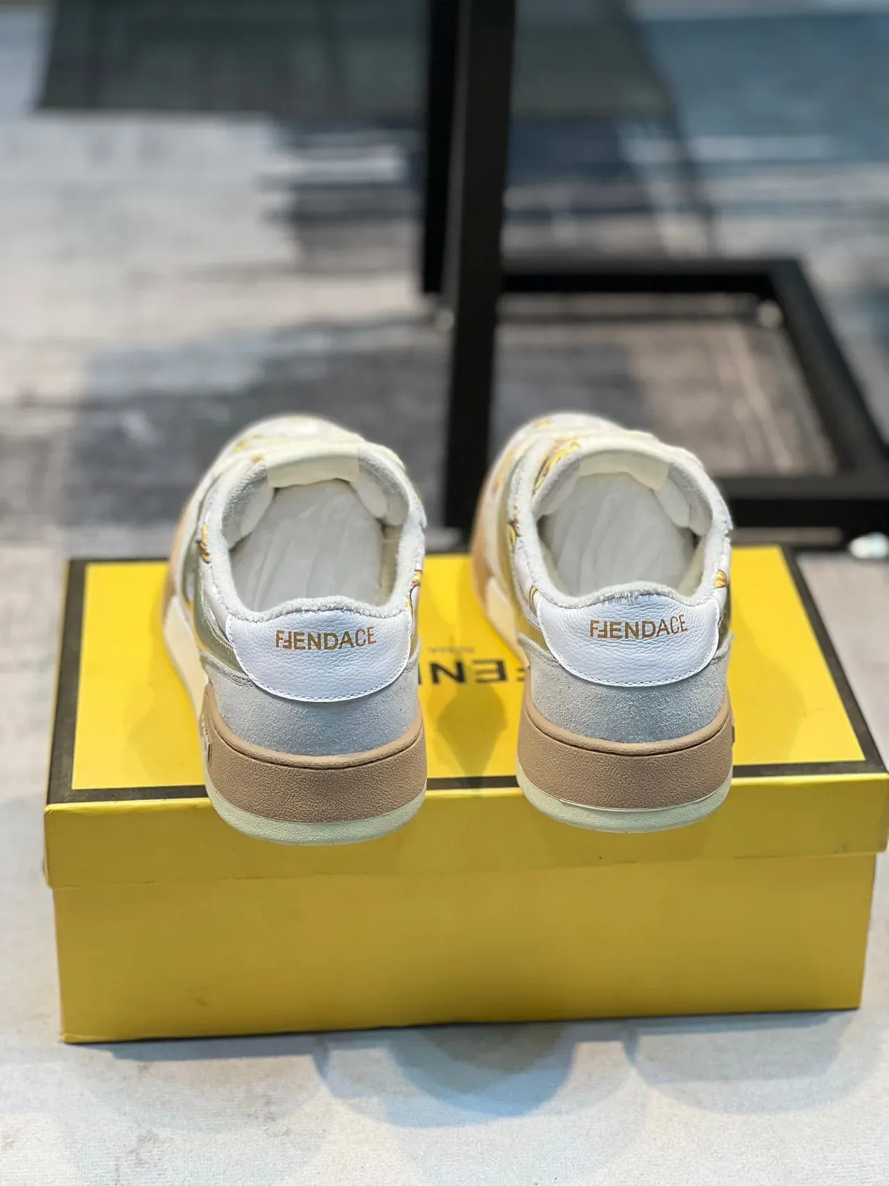 Fendi Gris Dorado Multicapa Material Mixto Superior Impresión Monograma FF Lifestyle Sneakers 2