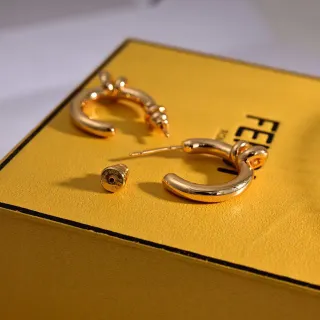 Fendi 结 金色 圈耳环