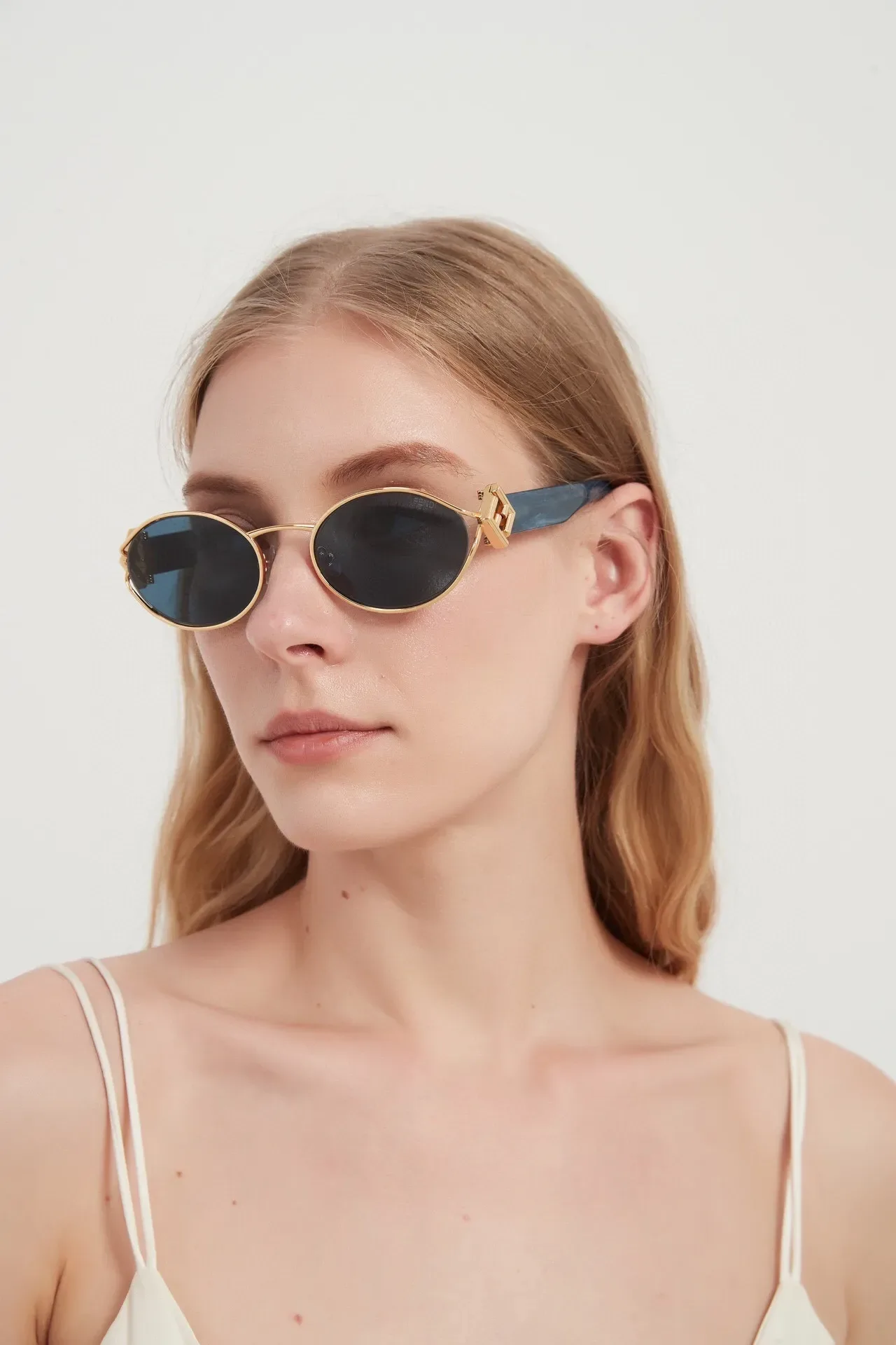 Fendi Oval Gold Frame Navy Acetate Temple Sunglasses 2