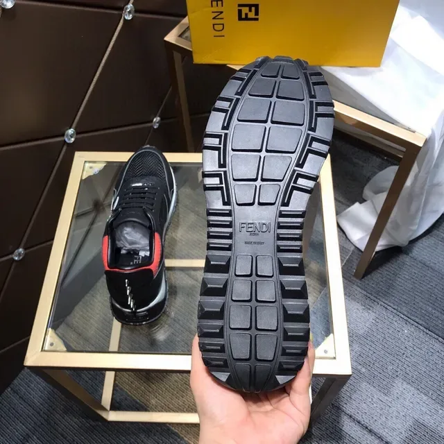 Fendi Run Away preto vermelho branco tênis lifestyle 2