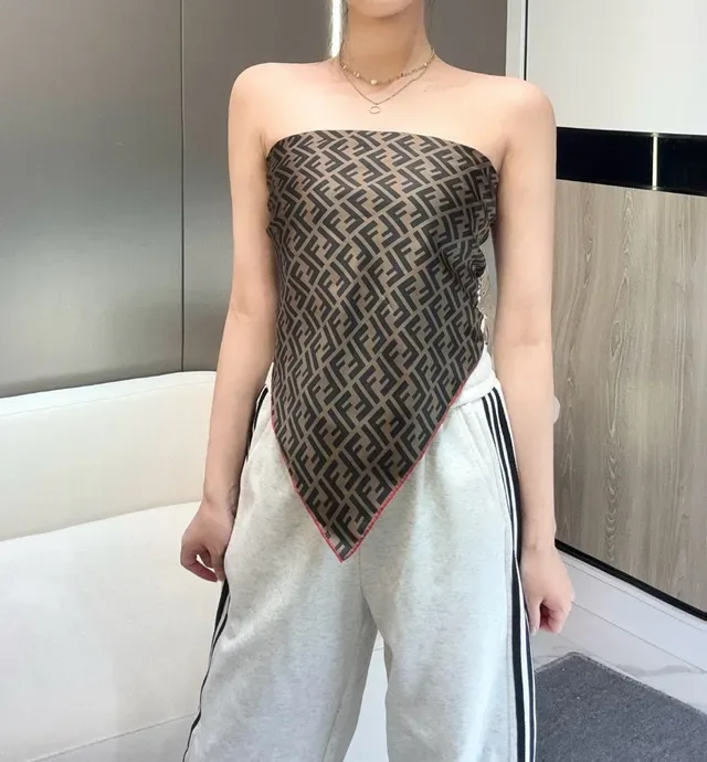 ফেন্ডি জুক্কা বেইজ রেড রিবড নিট বোডিস ফ্লোয়িং এ-লাইন স্কার্ট ক্যাজুয়াল ড্রেস 9