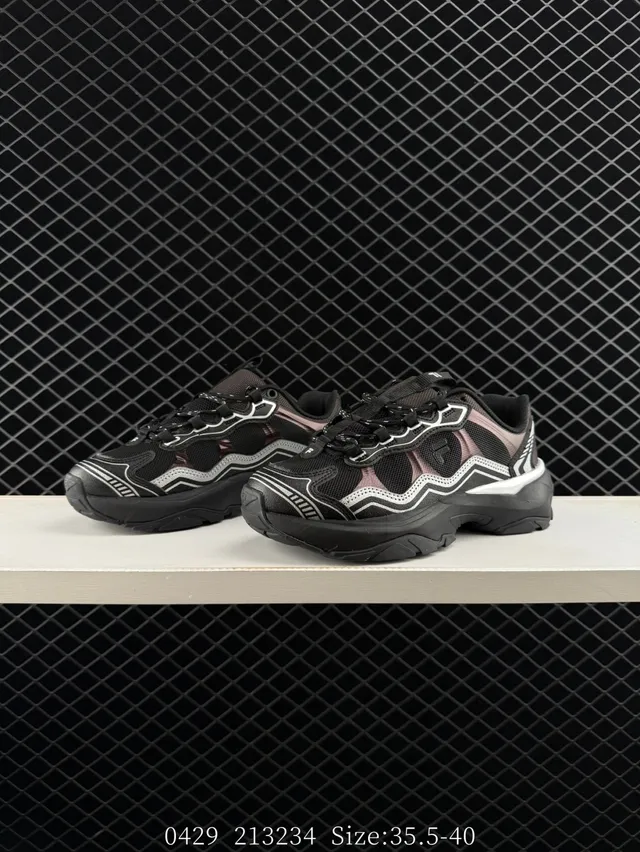 Fila Fusion Chaussures chunky motif ondulé noir et rose 2