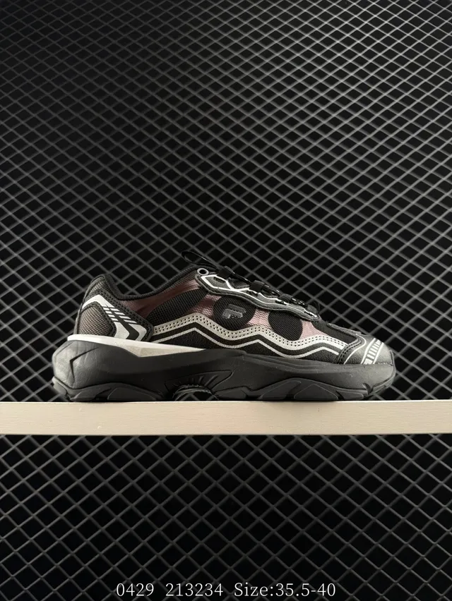 Fila Fusion Chaussures chunky motif ondulé noir et rose 6