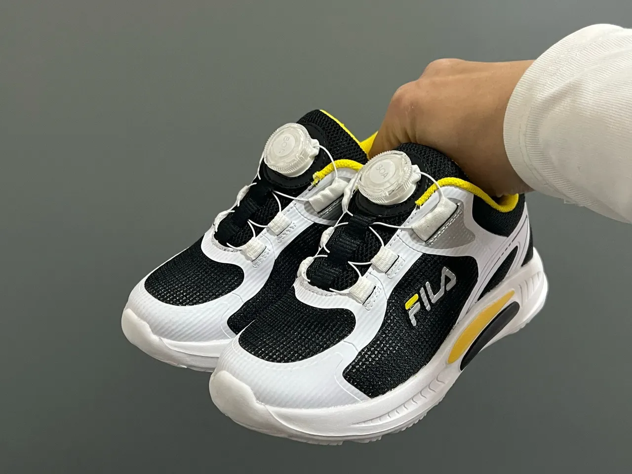 Fila White Black Mesh Upper Dial-Lock Closure Lifestyle Sneakers 8