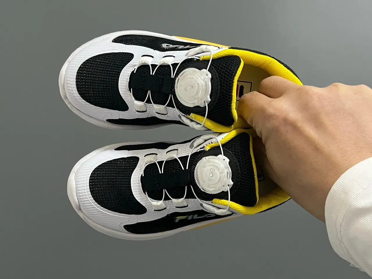 Fila White Black Mesh Upper Dial-Lock Closure Lifestyle Sneakers 9