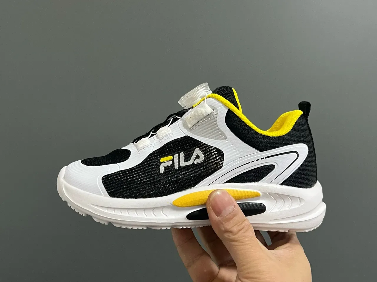 Fila White Black Mesh Upper Dial-Lock Closure Lifestyle Sneakers 11