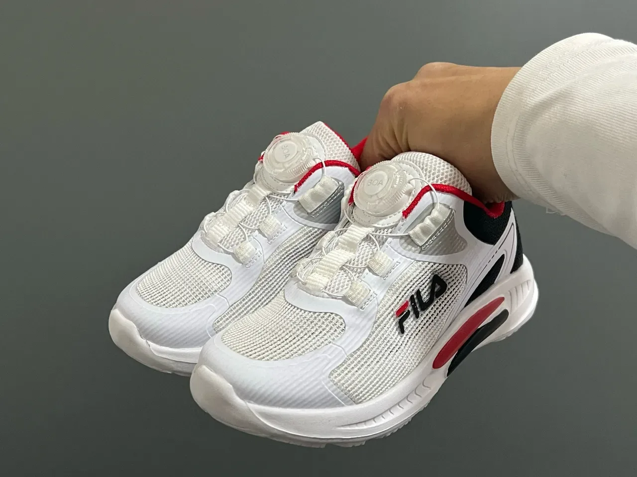 Fila White Black Mesh Upper Dial-Lock Closure Lifestyle Sneakers 17