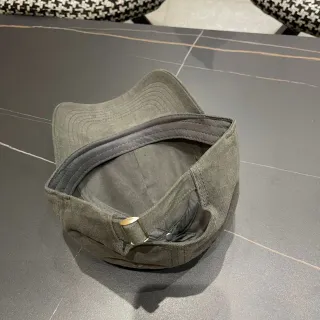 军绿灰有结构六面板冠预弯帽沿棒球帽