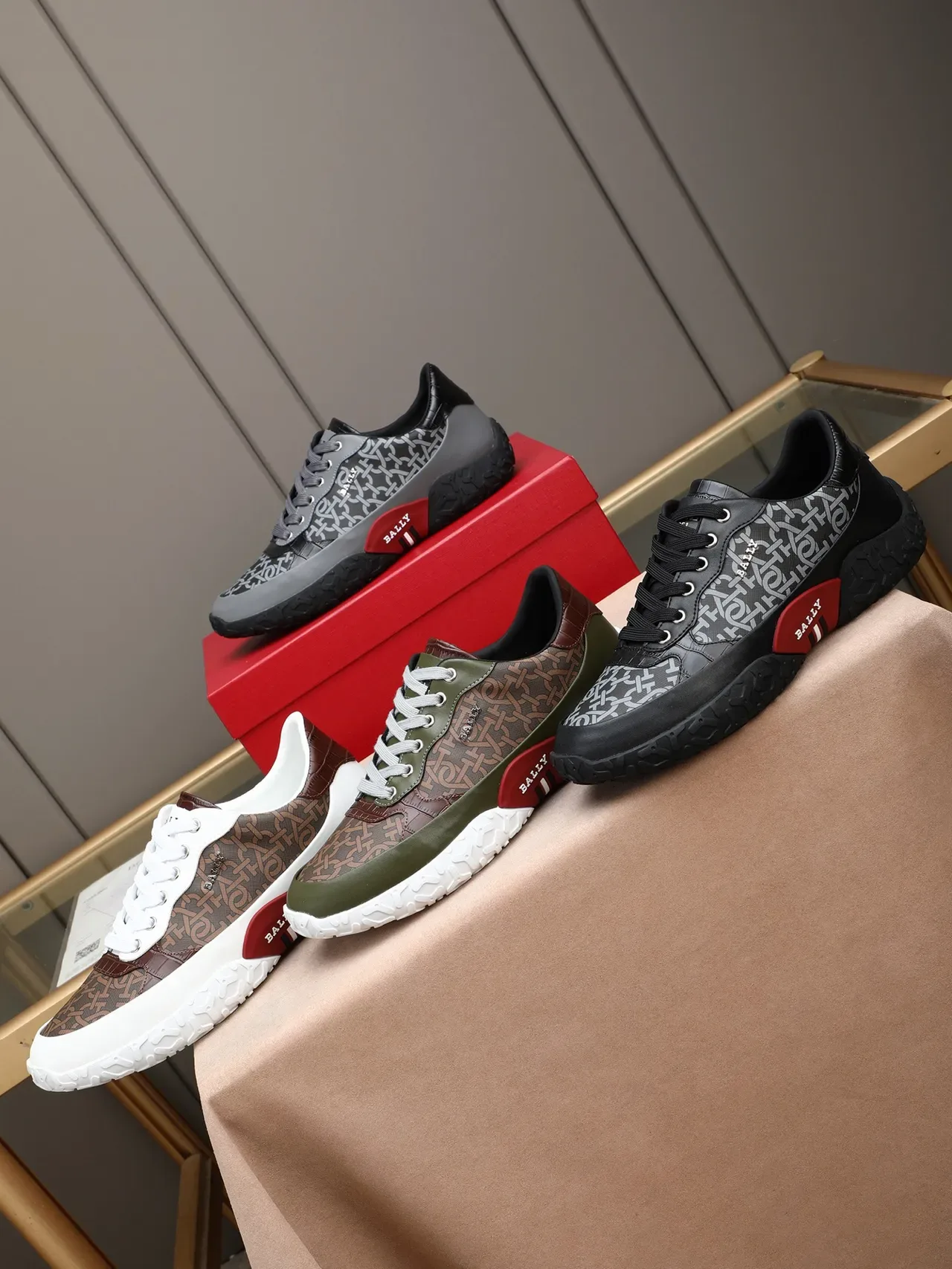 Bally Monogram-Print Sneakers Lifestyle Noir et Rouge 2