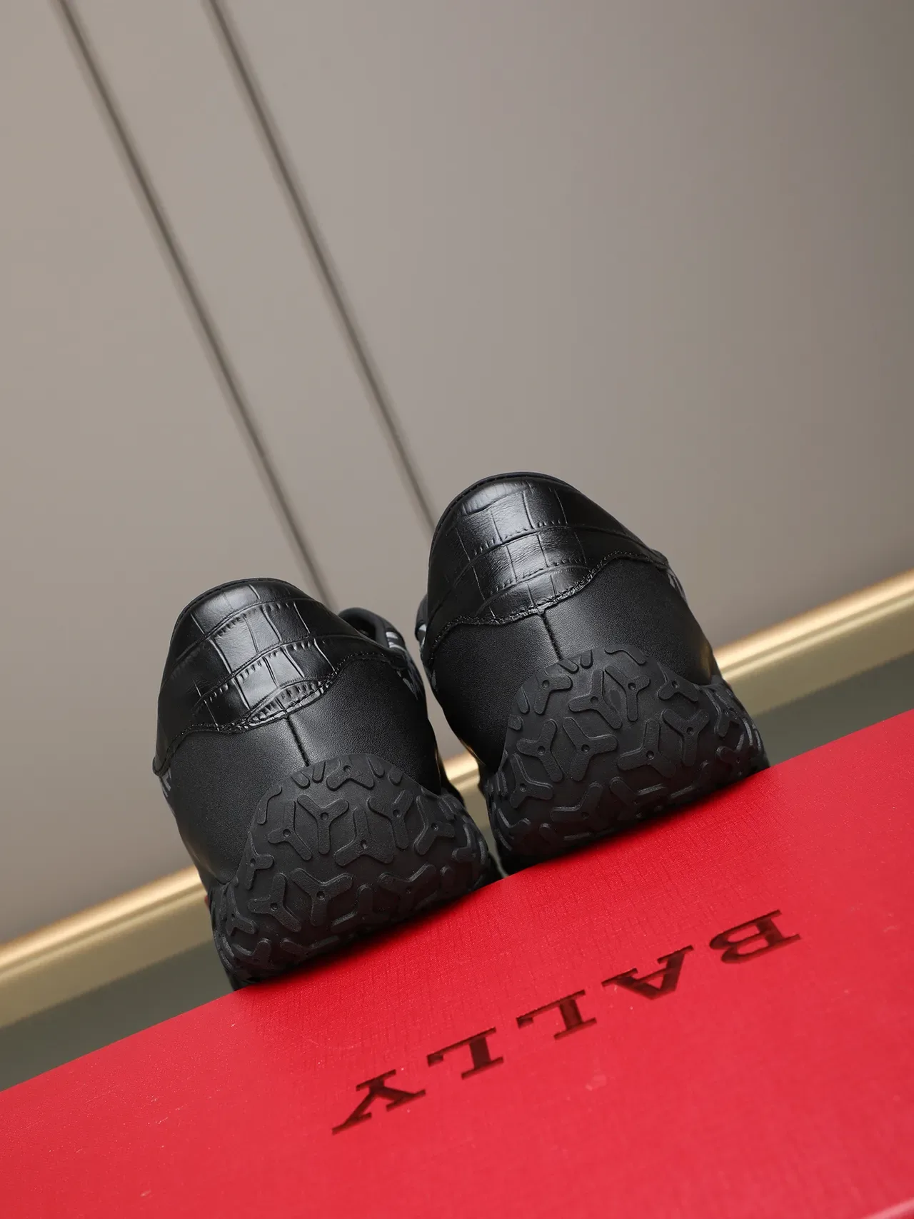 Bally Monogram-Print Sneakers Lifestyle Noir et Rouge 4
