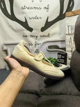 Zapatos Mary Jane Beige Negro con Correa en T y Cierre de Hebilla 5