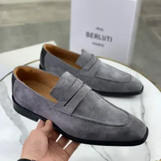Berluti Mocassins de Camurça Cinza com Cinto Penny