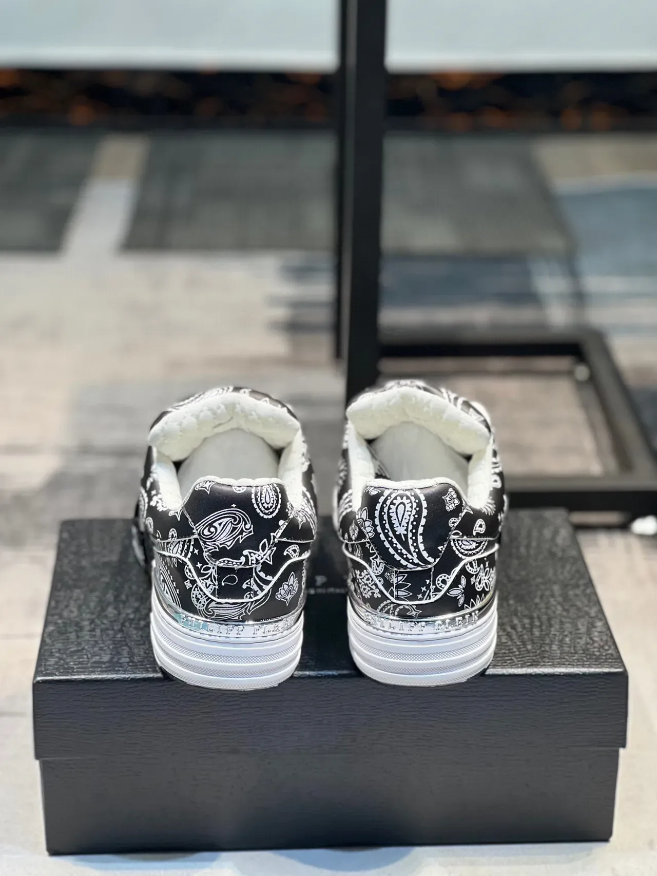 Black and White Bandana-Print Platform Lifestyle Sneaker 9