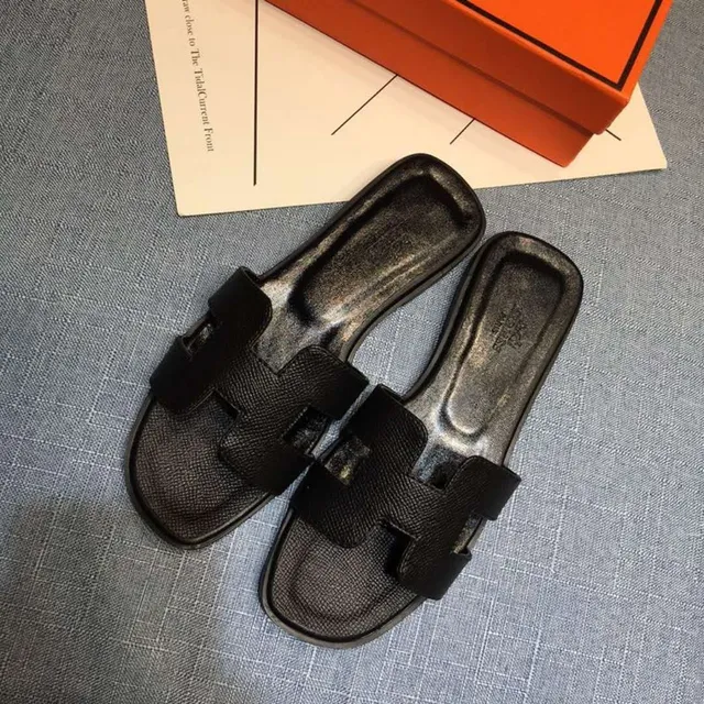 Black Dual-Strap Flat Slippers 2