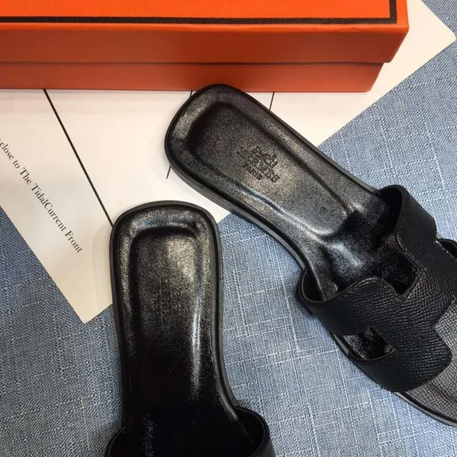 Black Dual-Strap Flat Slippers 3