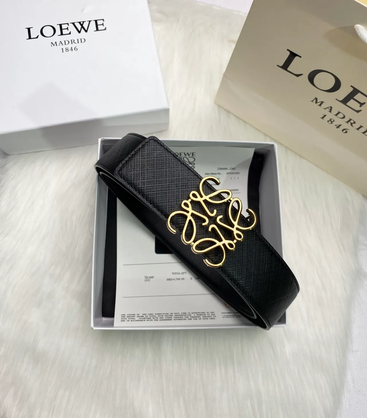 أسود ذهبي مطبقSaffiano-Like Abstract Monogram Buckleحزام جلد 4
