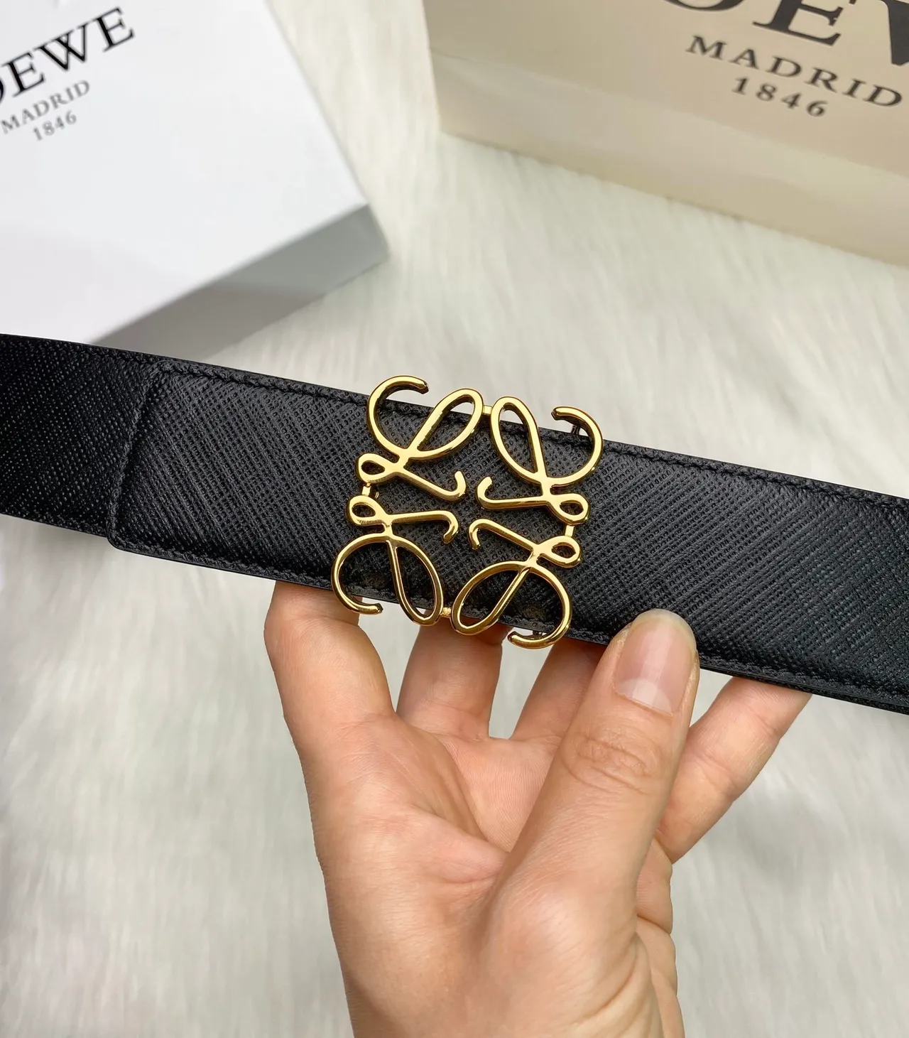 أسود ذهبي مطبقSaffiano-Like Abstract Monogram Buckleحزام جلد 6