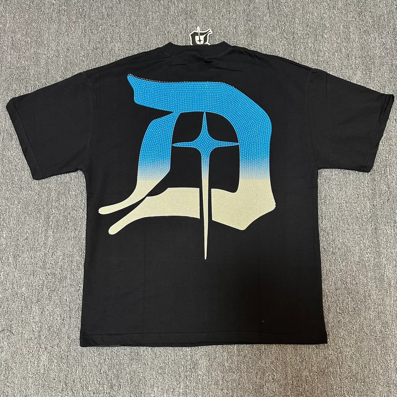 Black Graphic-Print Metallic Silver Robot Illustration T-Shirt 4