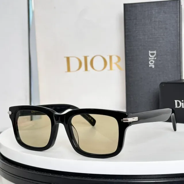 Óculos de sol armação retangular preto cinza temple grosso 4