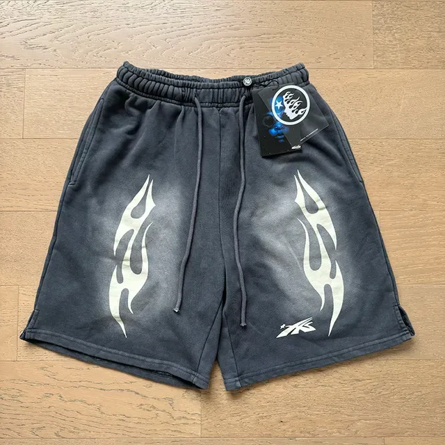 Black Gray Relaxed-Fit Flame-Print Shorts 18