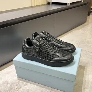Zapatillas deportivas negras de cuero-mesh híbridas de bajo corte