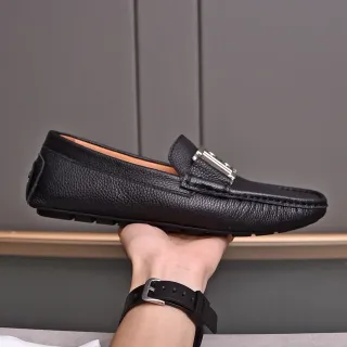 Loafer Negro de Cuero Granulado con Hebilla