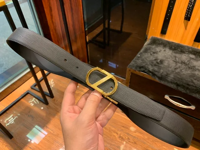 黑色纹理带金色调可翻转扣头皮革腰带 5