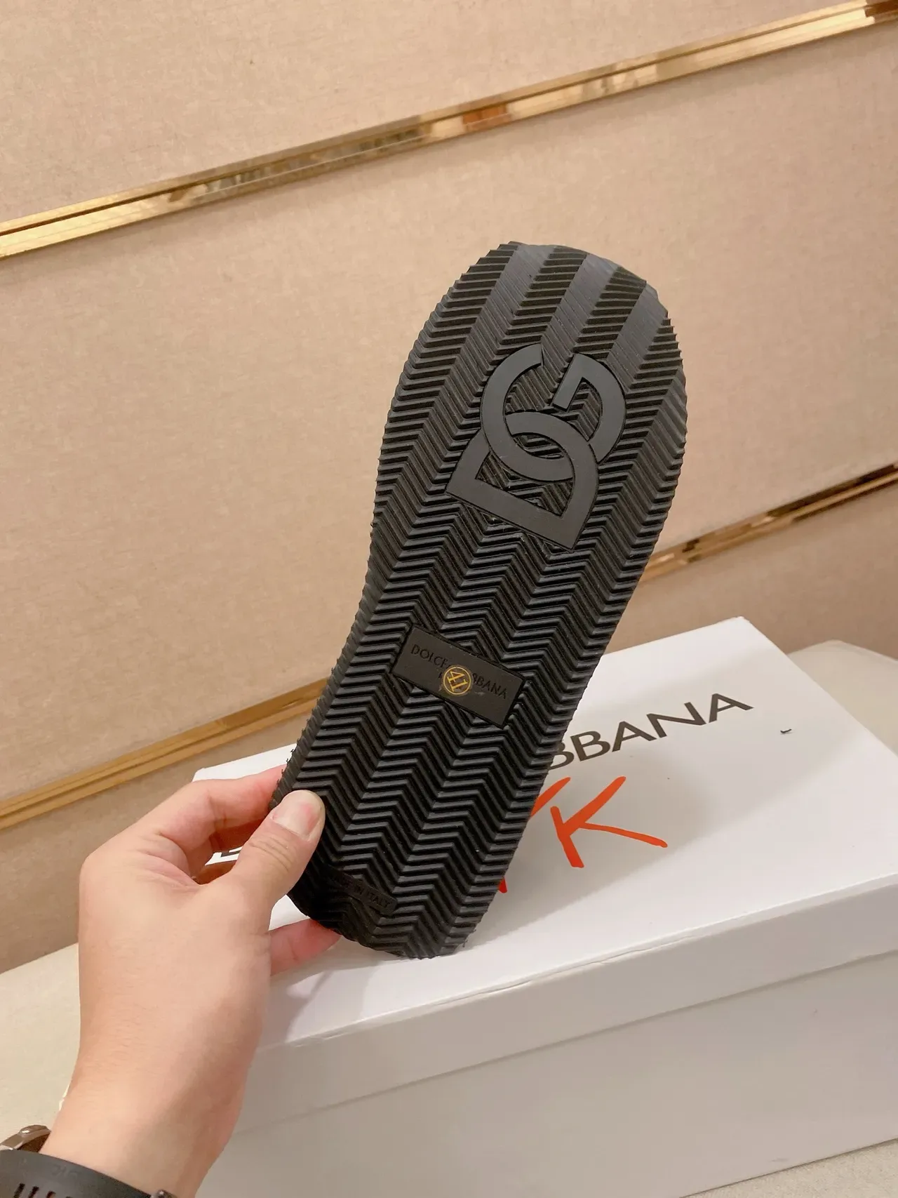黑白牛仔纹理鞋面流苏边缘细节运动鞋 2