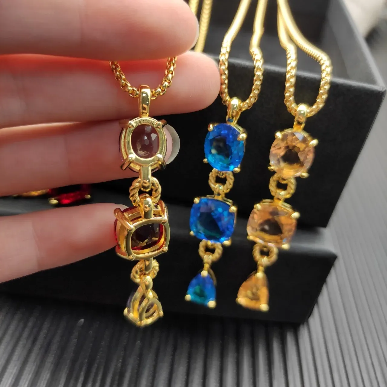 Blue Gold Three-Stone Vertical Drop Twisted-Link Connectors Necklace 6
