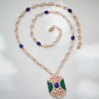 Collier Chaîne à Maillons avec Pierres Cabochon en Bleu Vert Or Rose