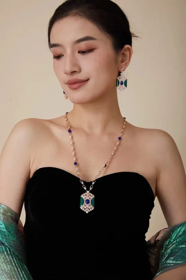 Blue Green Rose Gold-Tone Link Chain Cabochon Stones Necklace 7