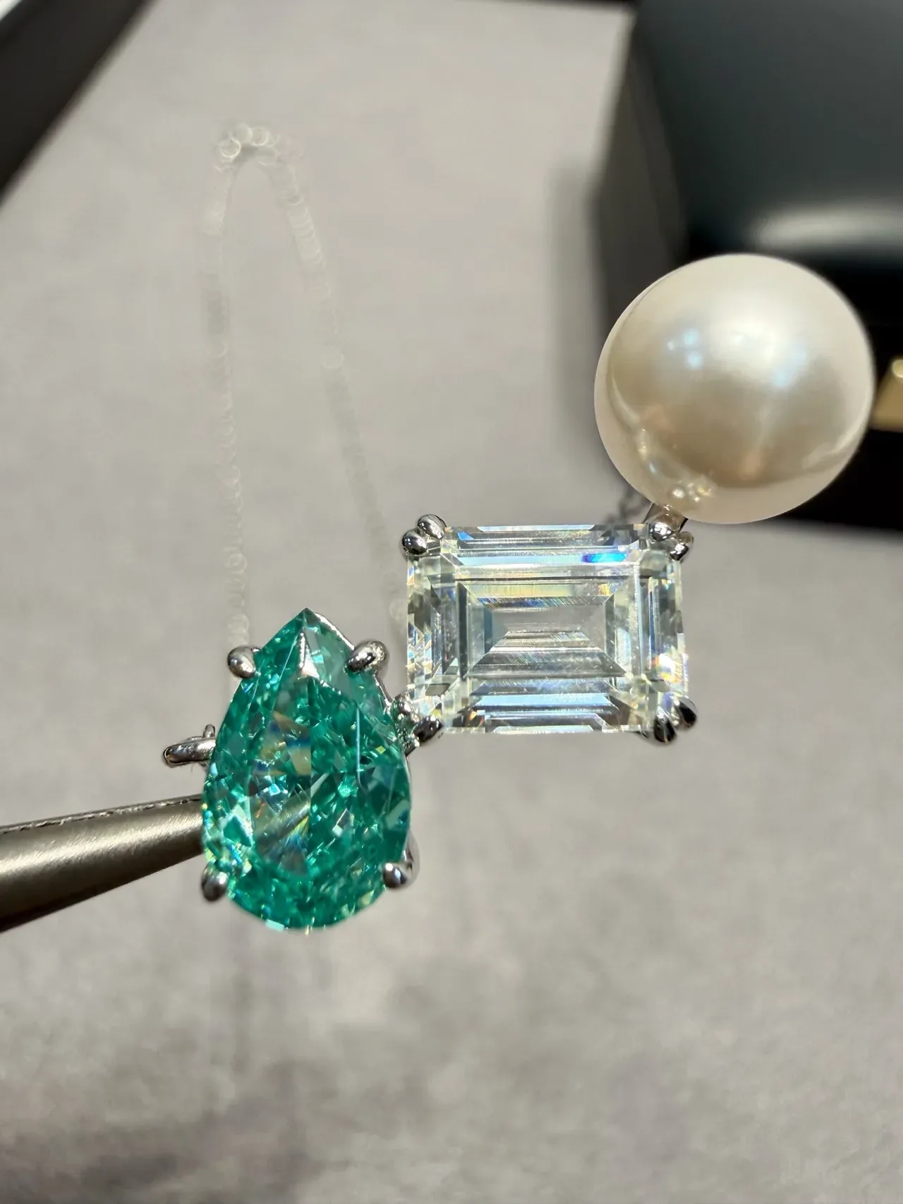 Blue White Three-Stone Linear Pendant Pear-Emerald-Round Gem Combination Necklace 2