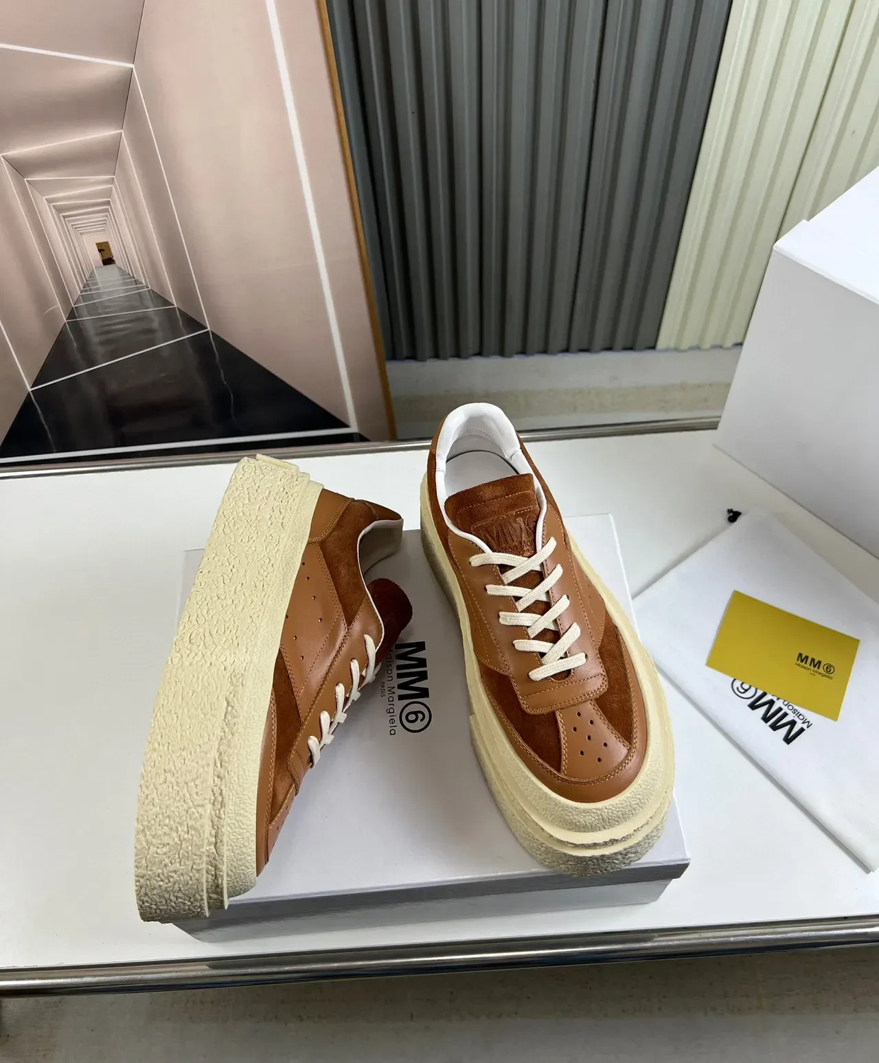 Sneaker Lifestyle à Plateforme en Daim et Cuir Marrón et Crème 5