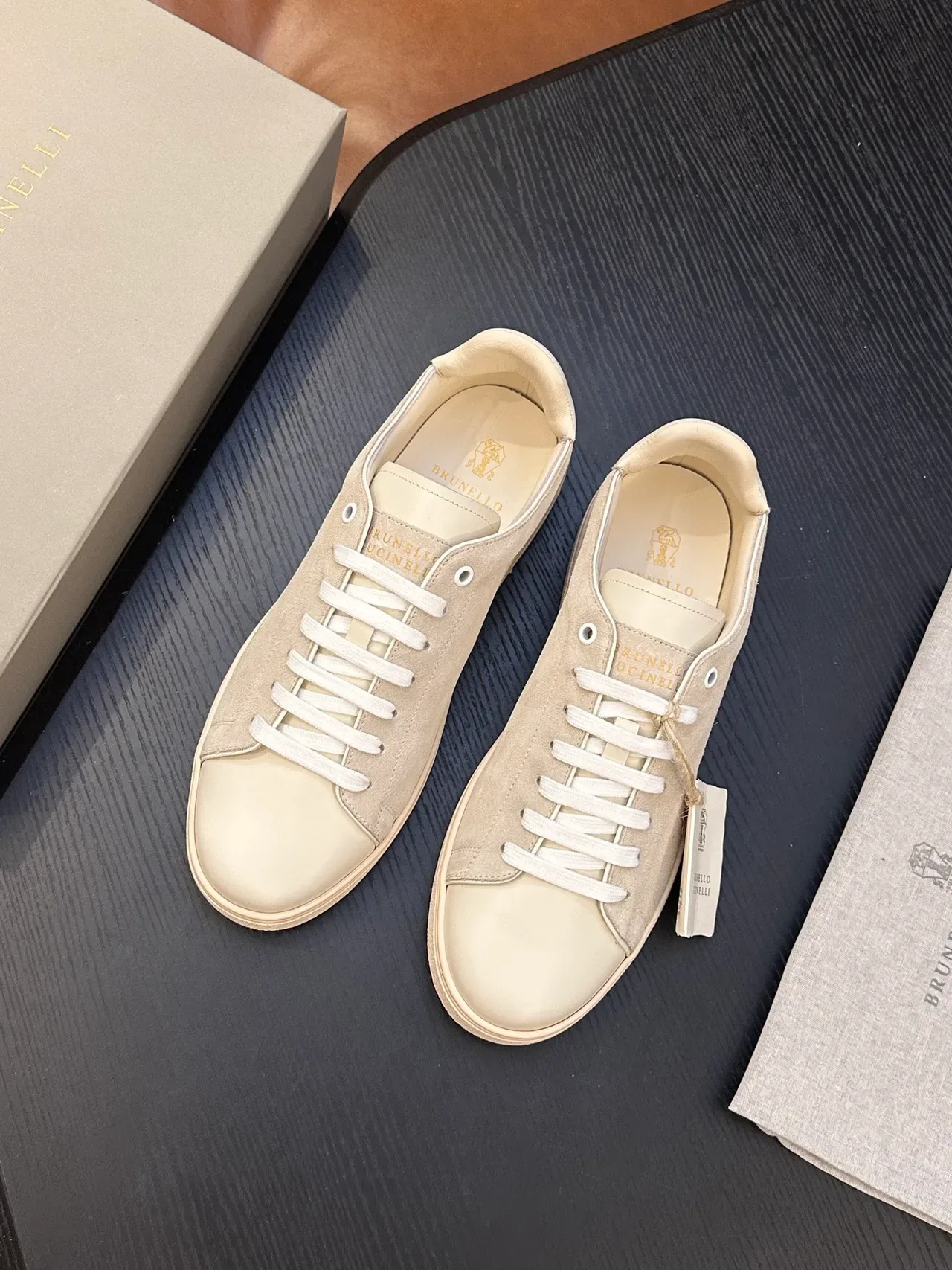 Brunello Cucinelli বেইজ স্যুয়েড এবং ক্রিম লেদার লাইফস্টাইল স্নিকার্স 3